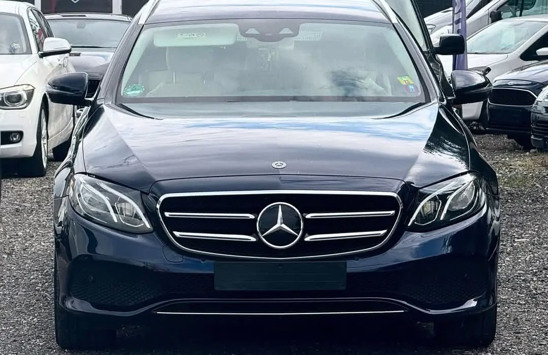 Mercedes-Benz E 300