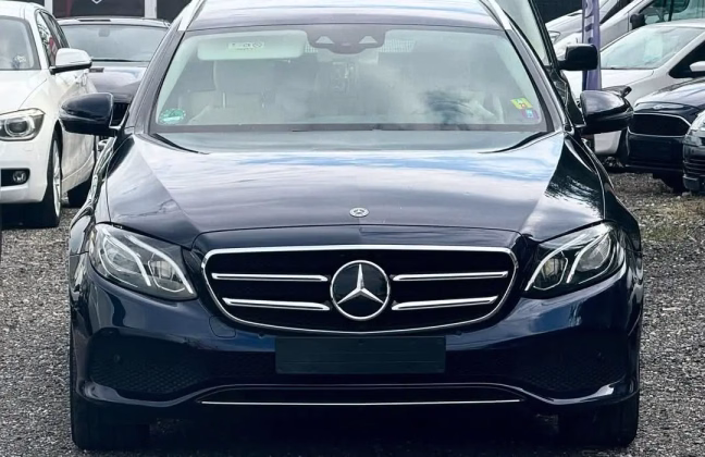 Mercedes-Benz E 300