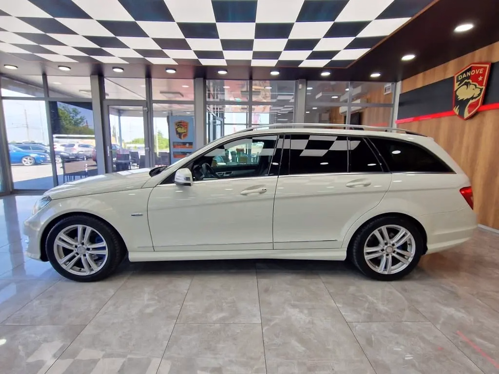 Mercedes-Benz C 220