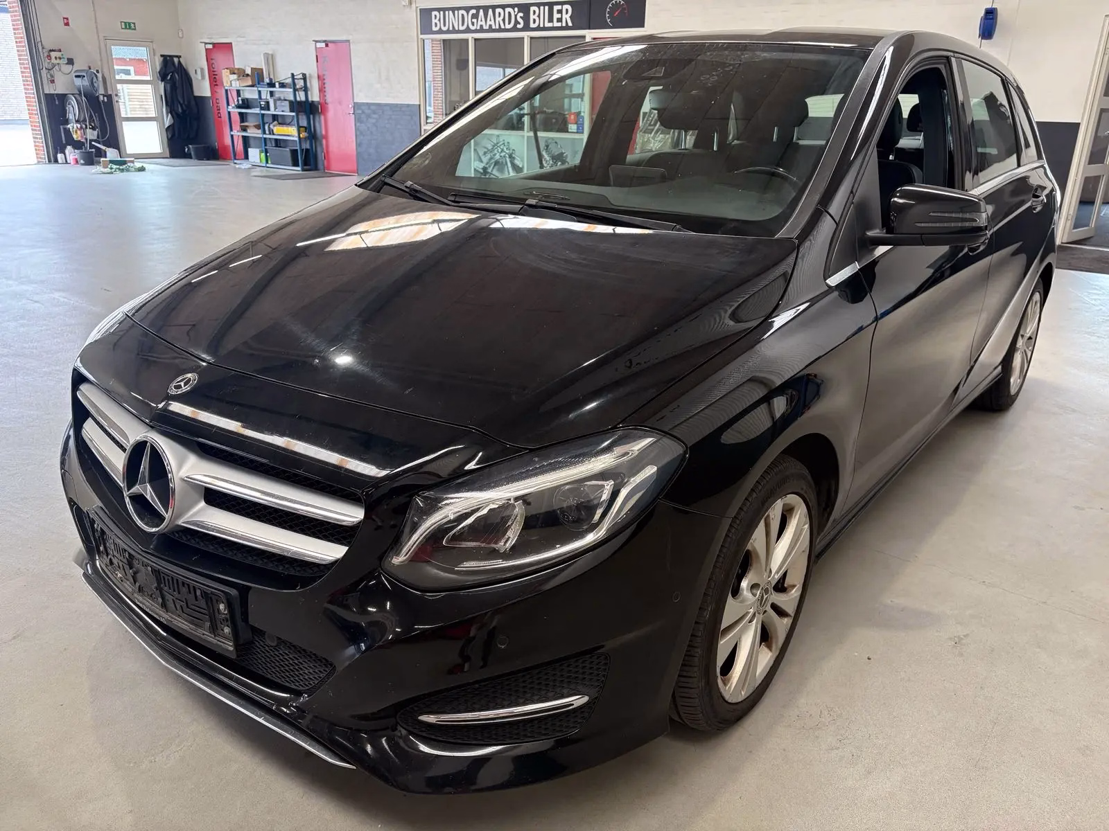 Mercedes-Benz B 200