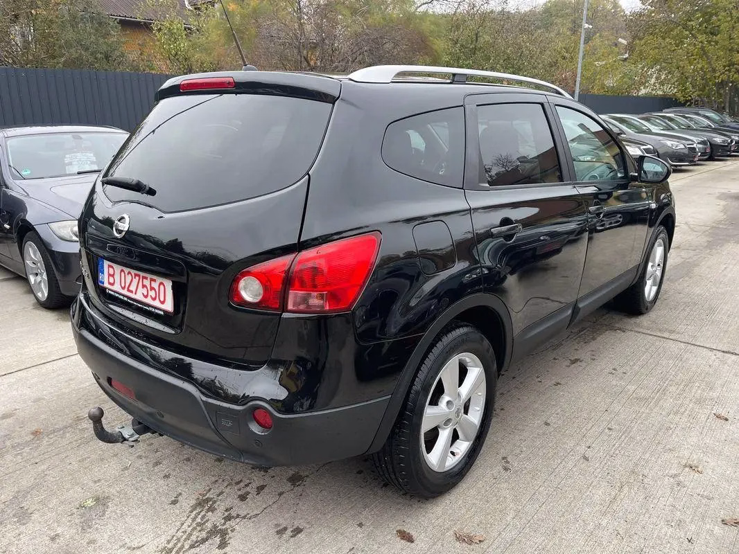 Nissan Qashqai+2
