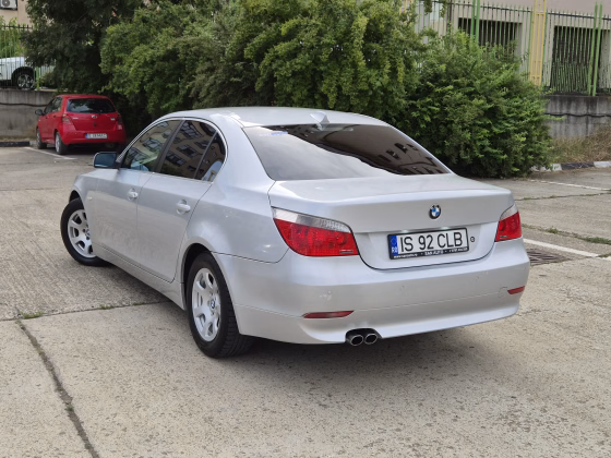 BMW 523