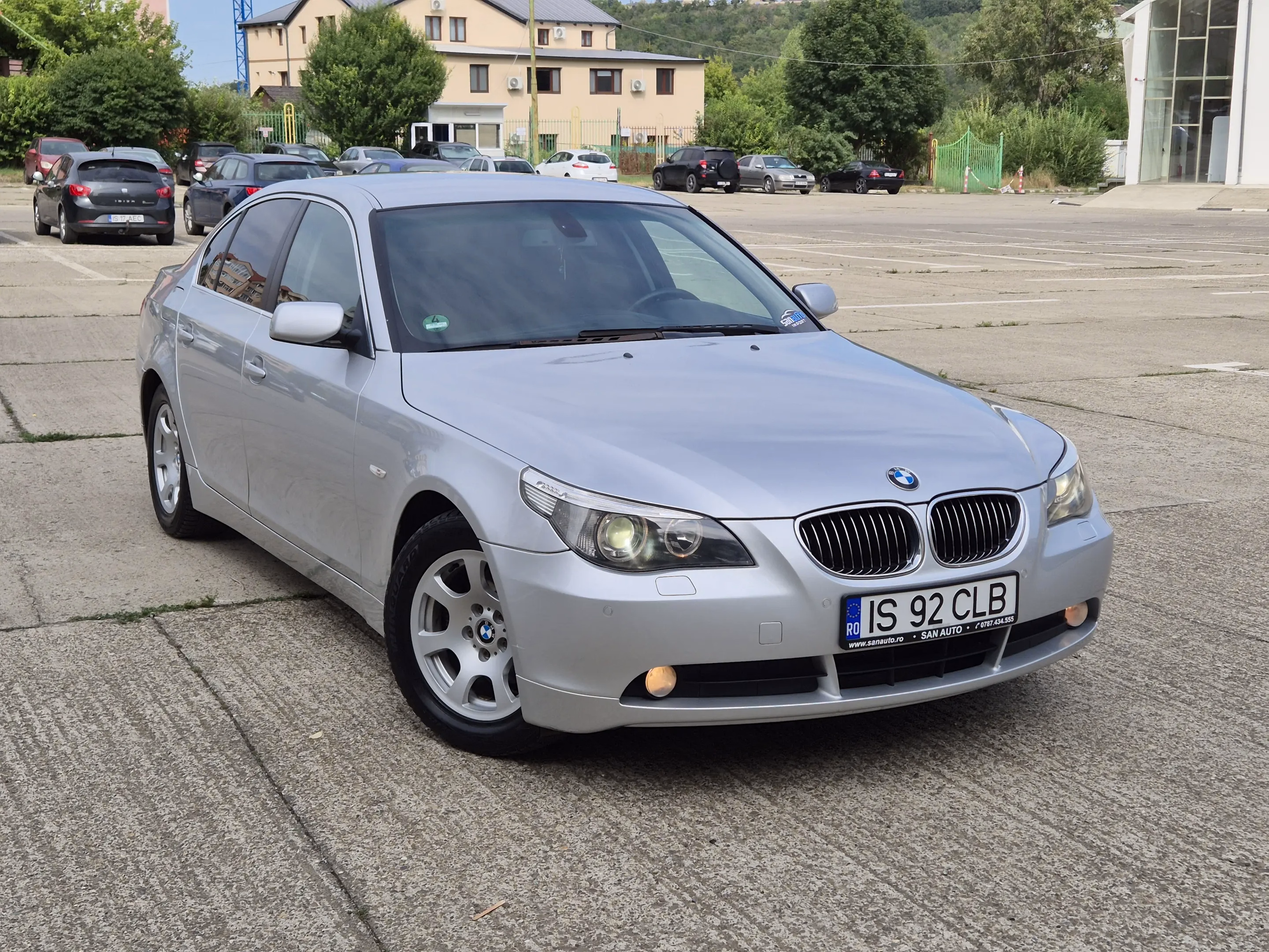 BMW 523