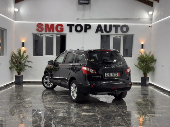 Nissan Qashqai+2