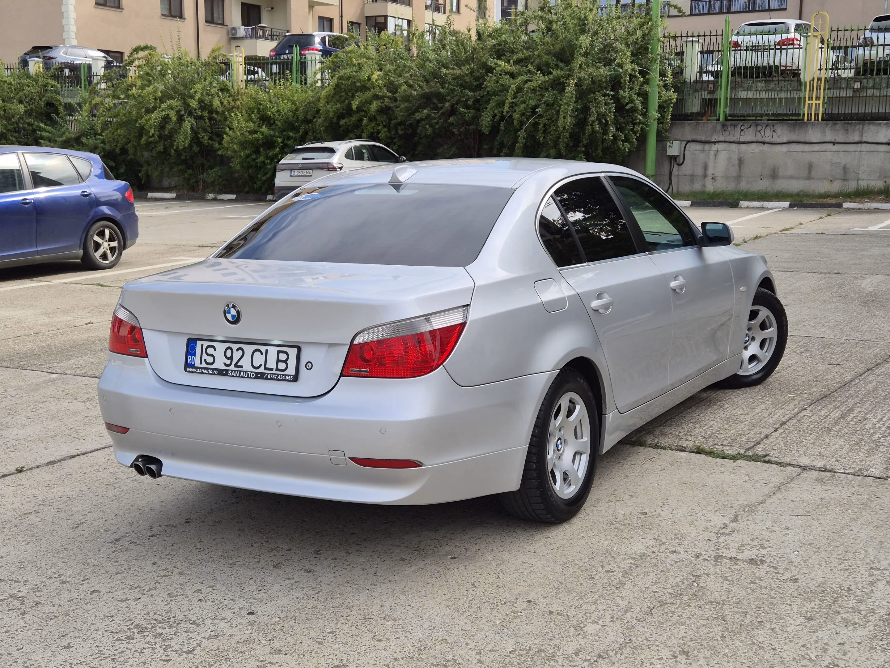 BMW 523