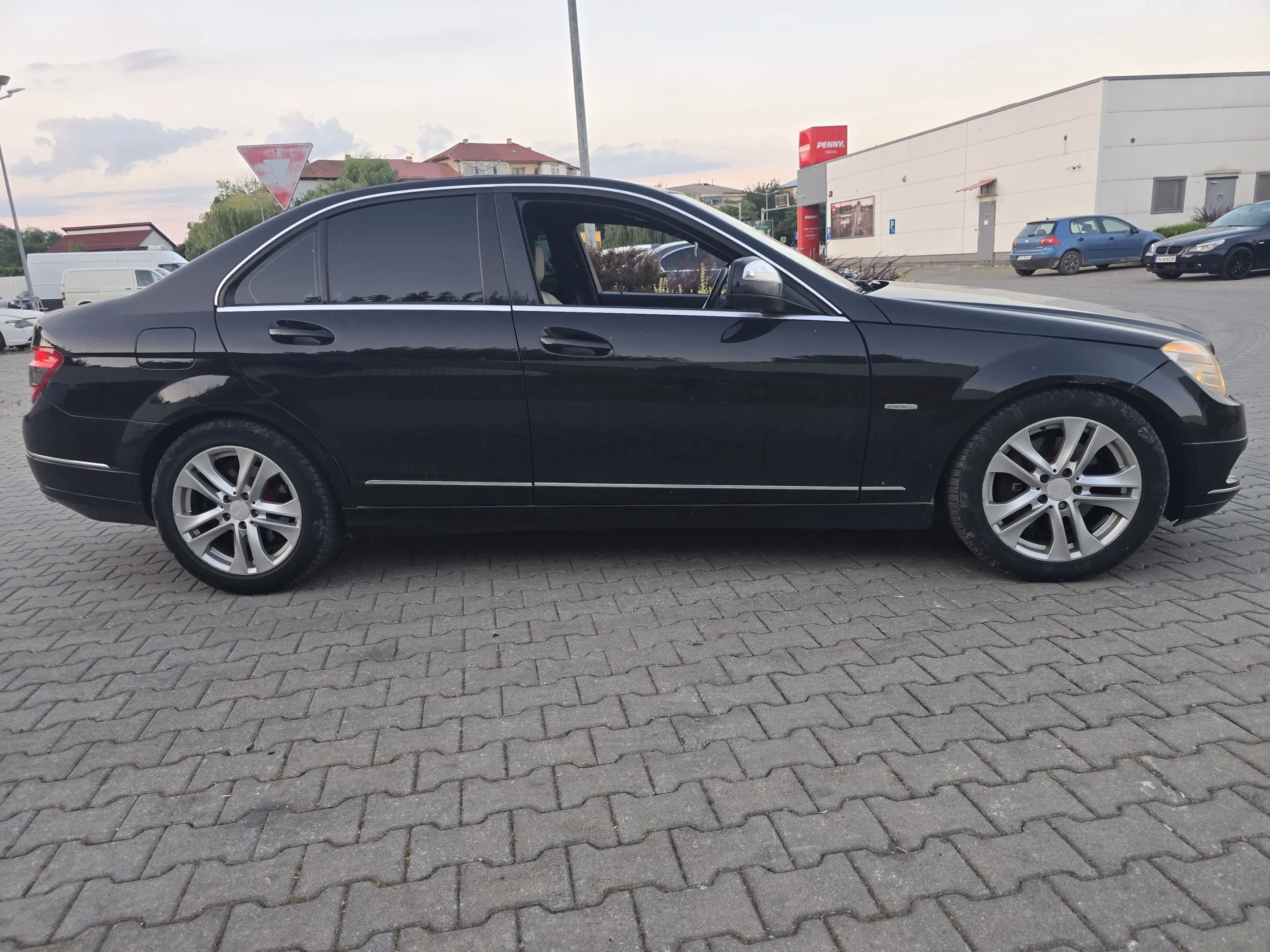 Mercedes-Benz C 320