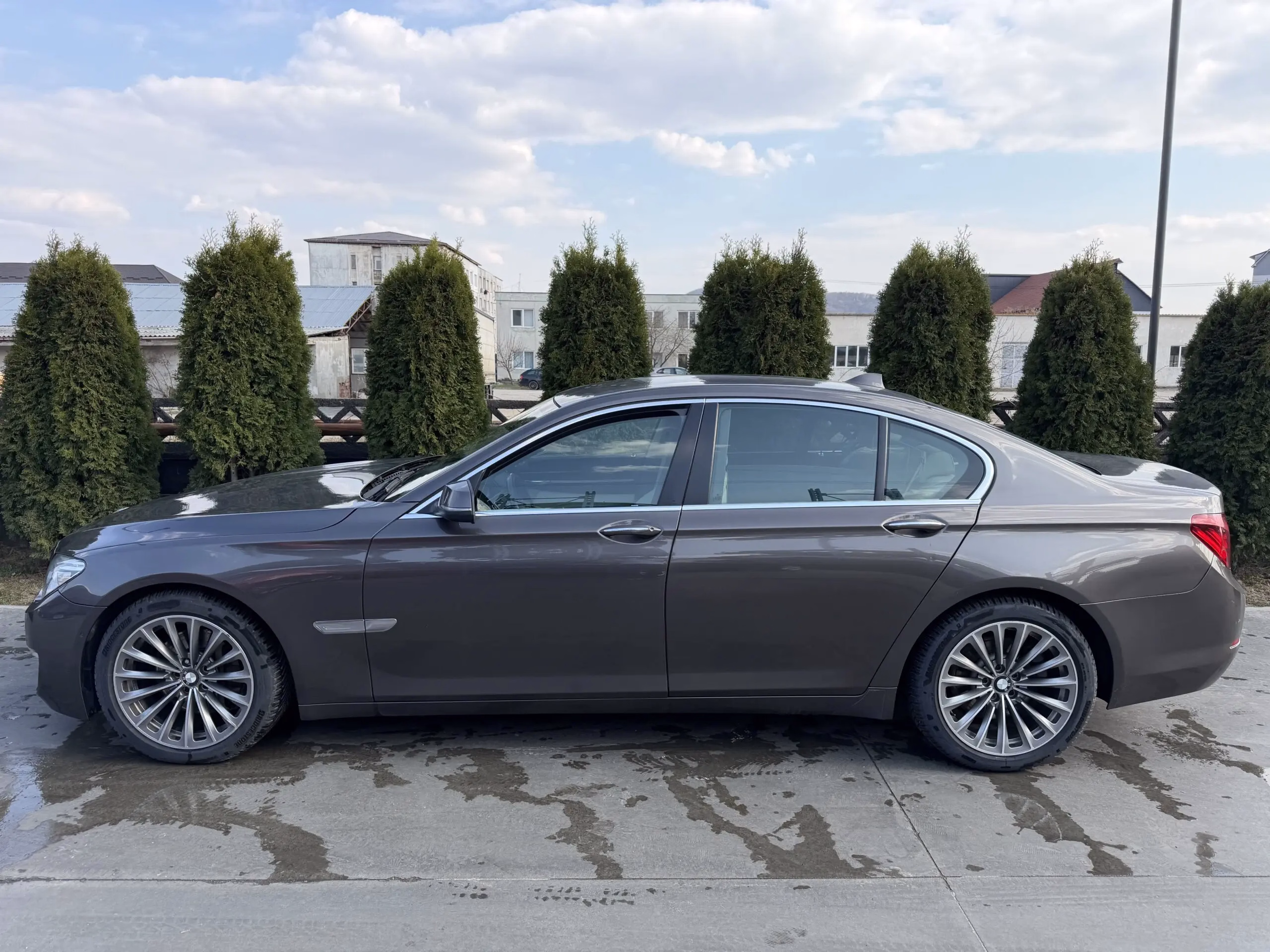 BMW 740