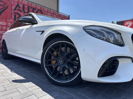 Mercedes-Benz E 63 AMG