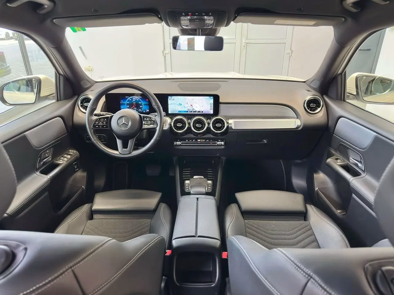Mercedes-Benz GLB 200