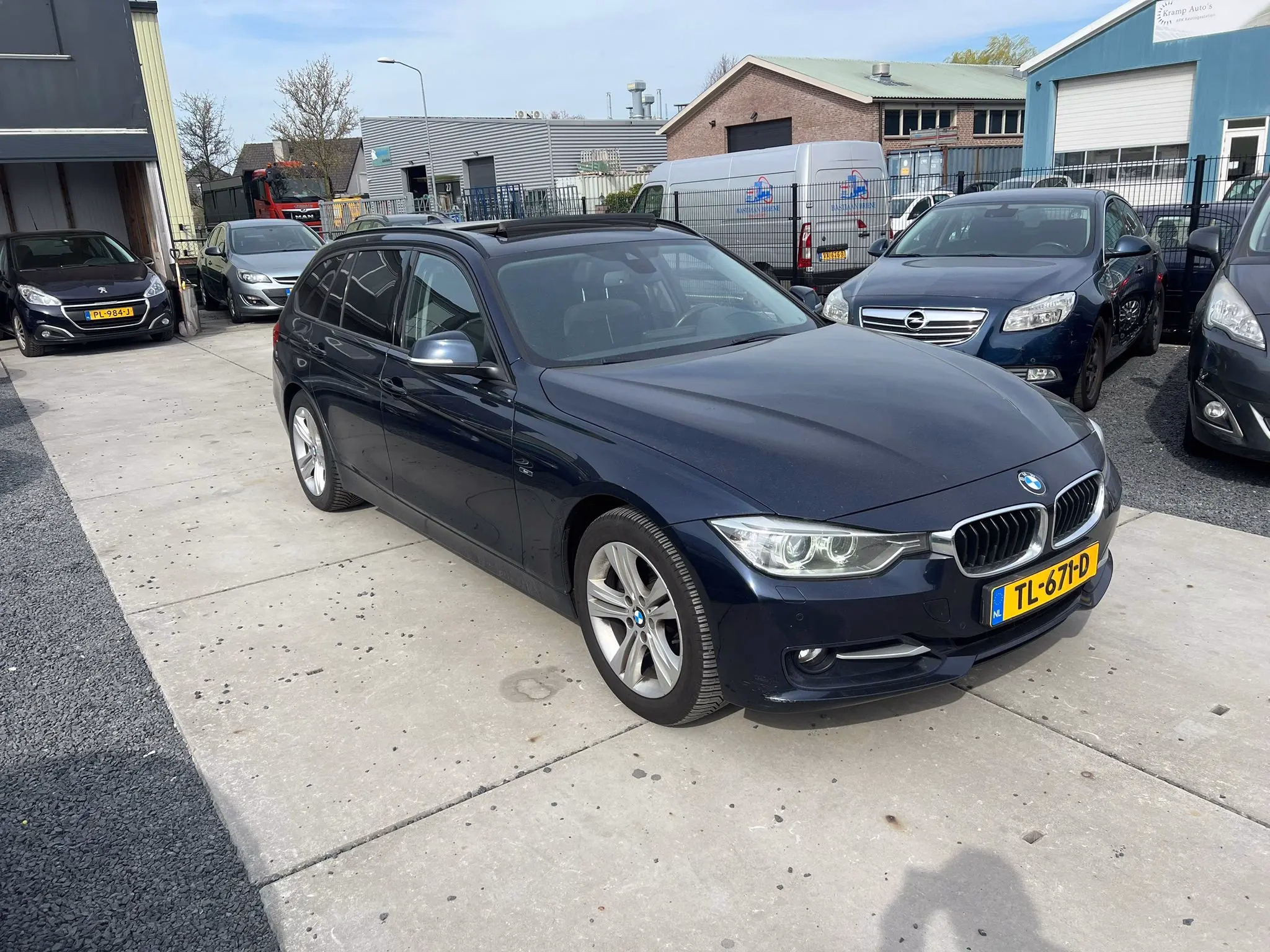 BMW 320