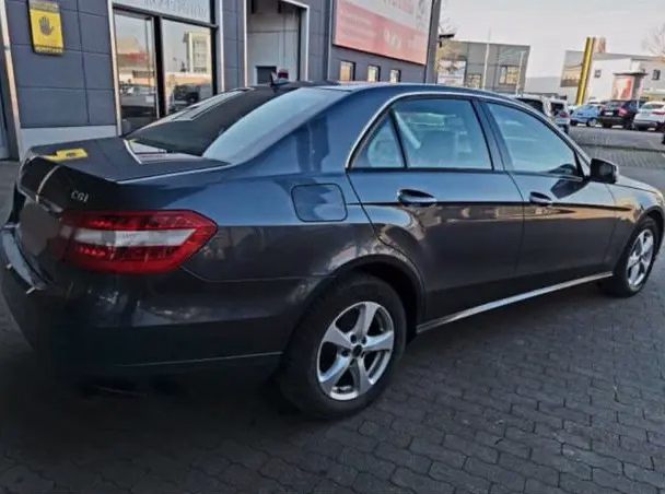 Mercedes-Benz E 200