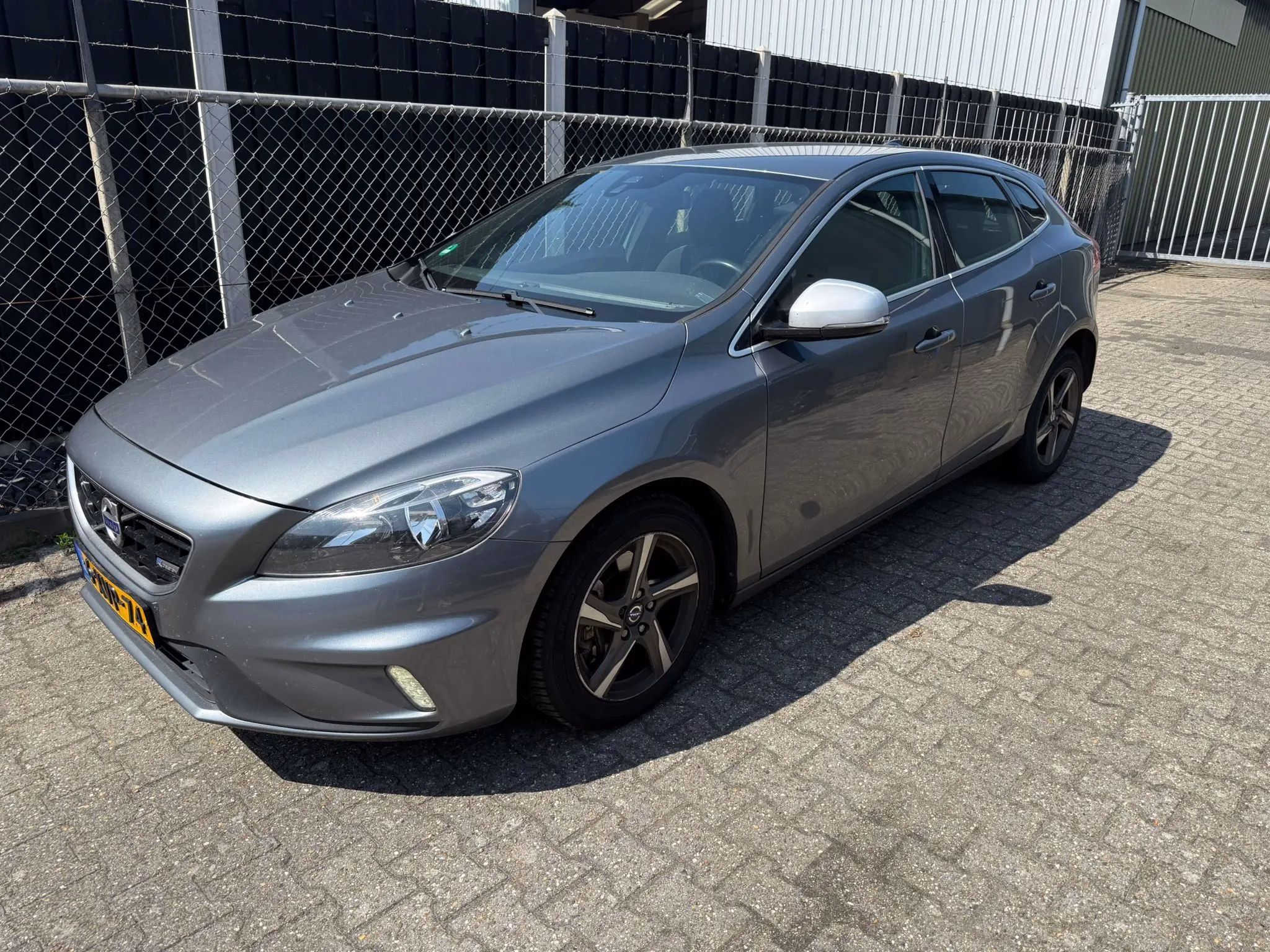 Volvo V40