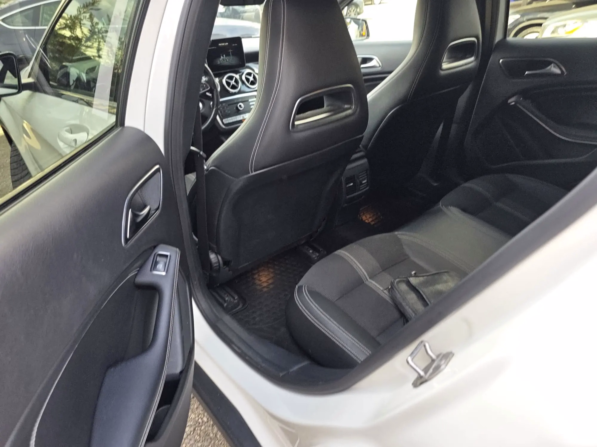 Mercedes-Benz GLA 220