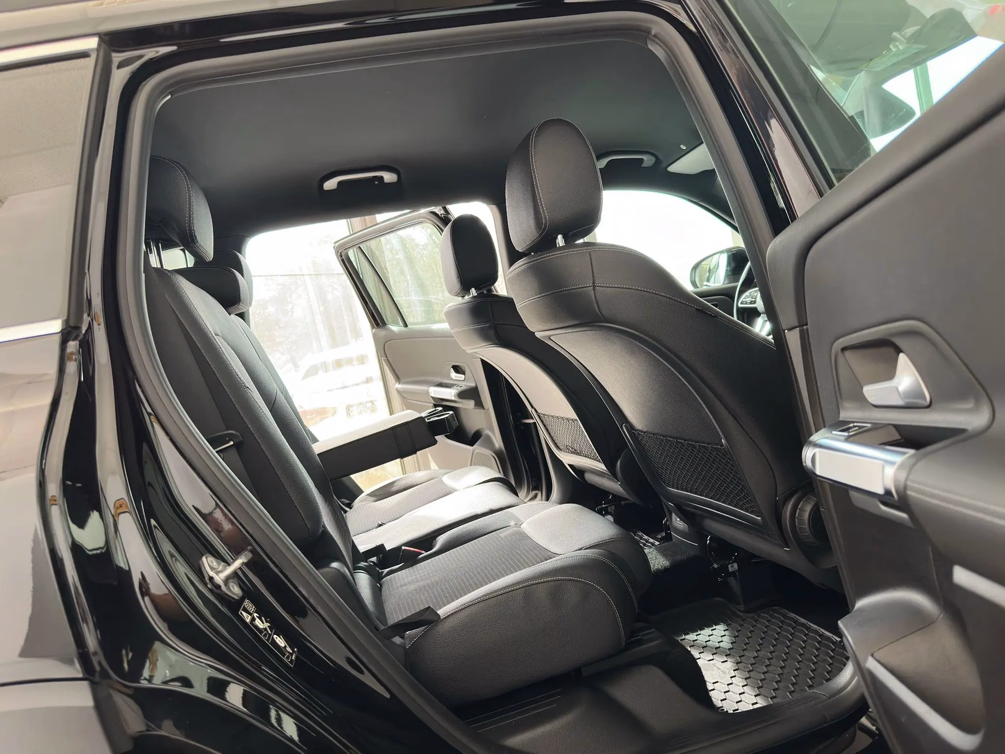 Mercedes-Benz GLB 200