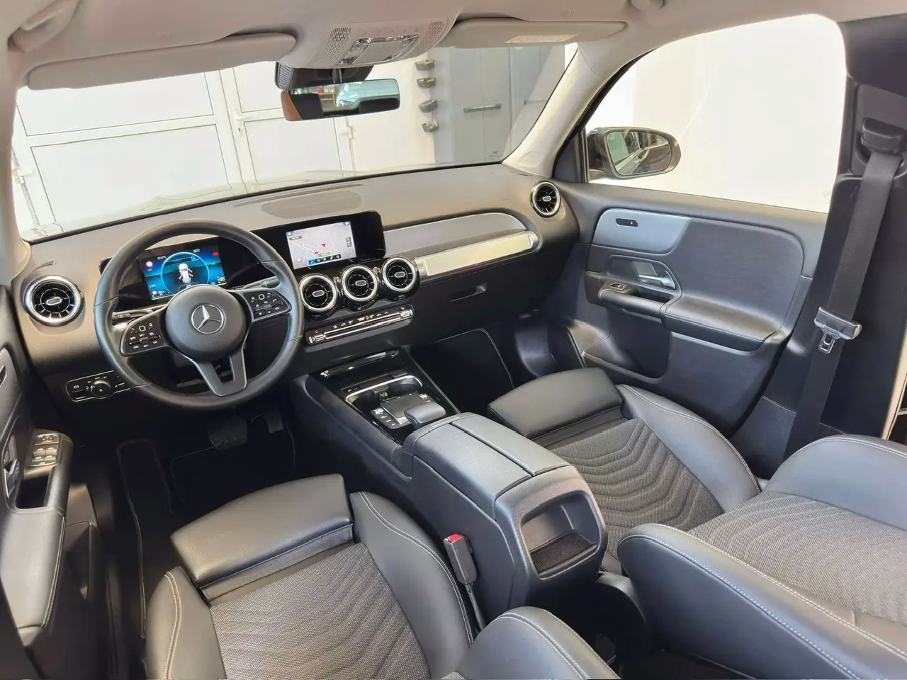 Mercedes-Benz GLB 200