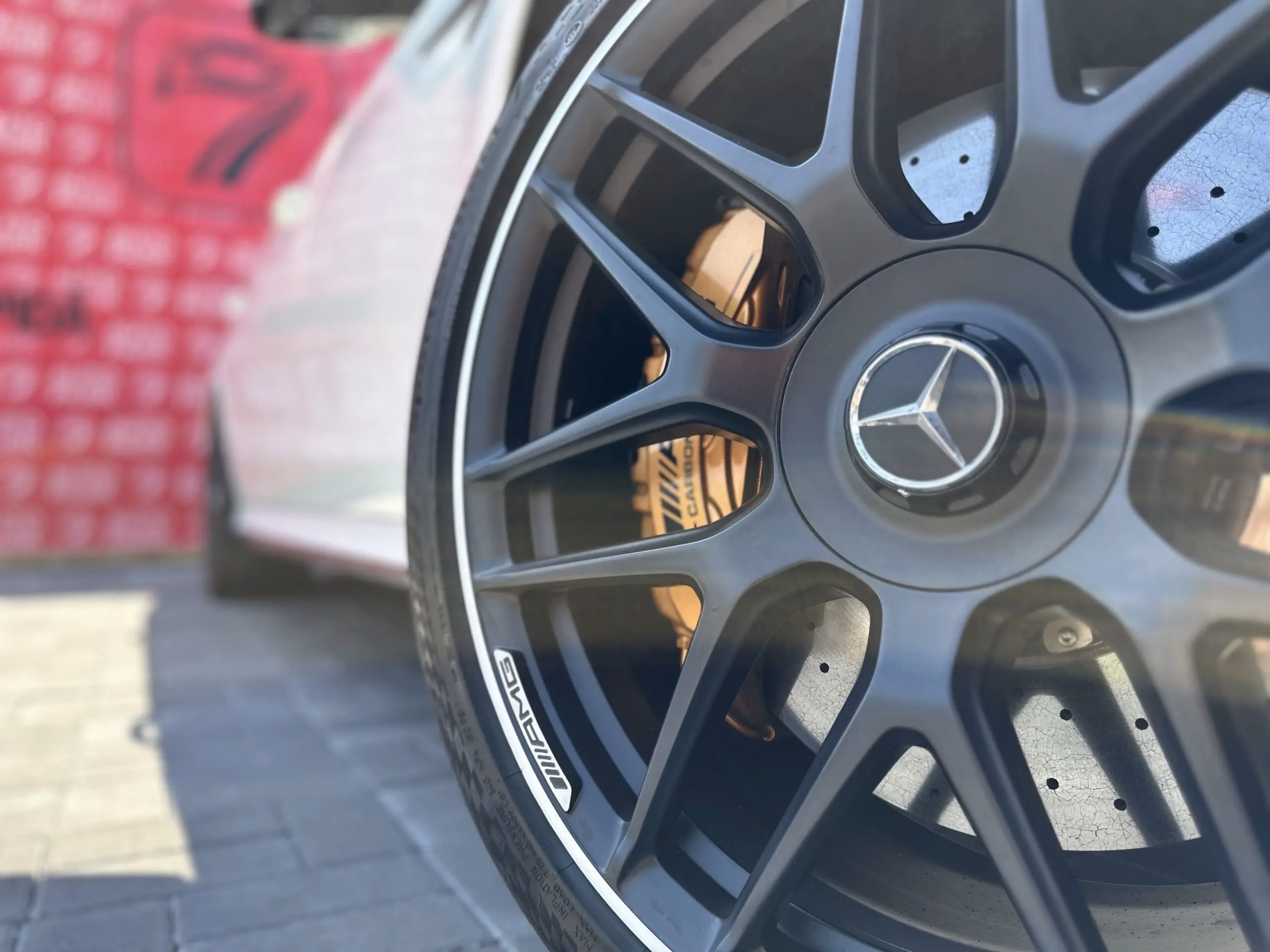 Mercedes-Benz E 63 AMG