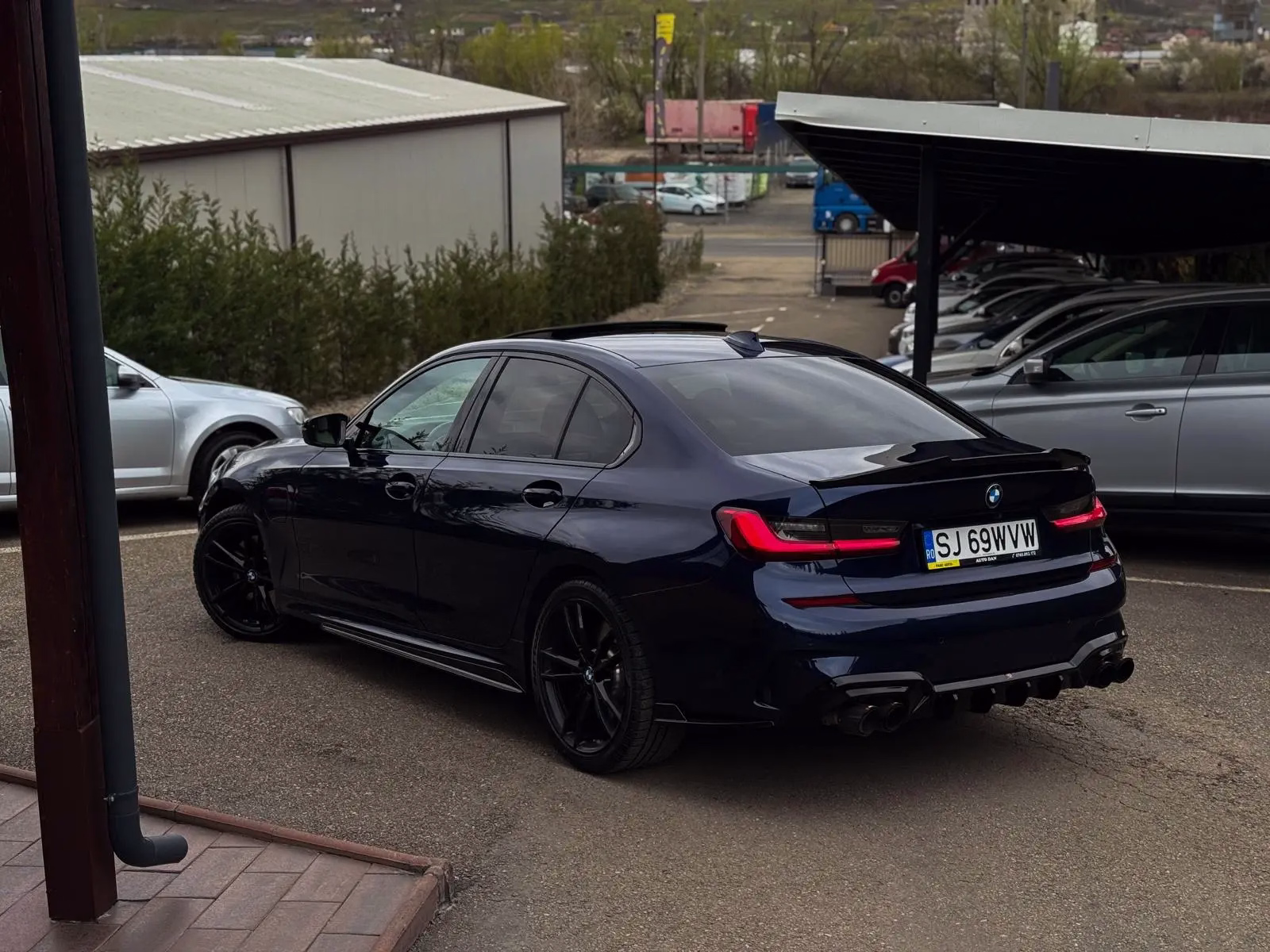 BMW 330