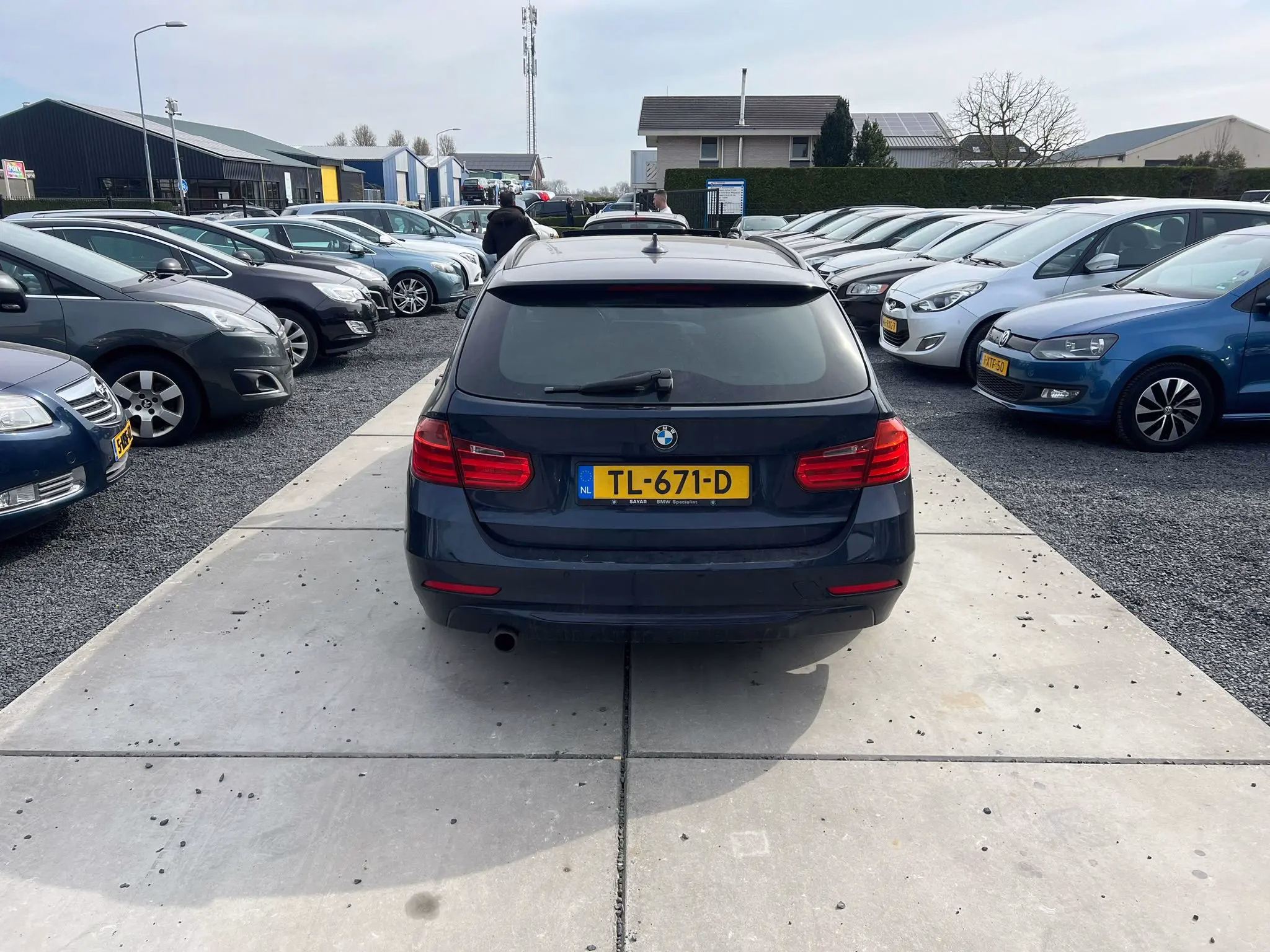 BMW 320