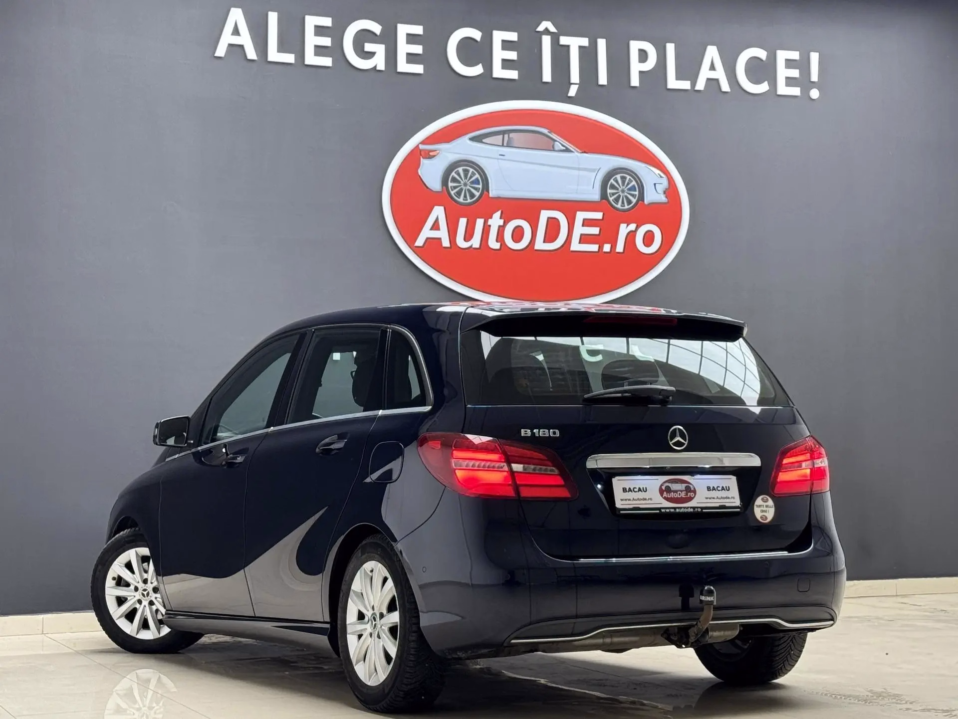 Mercedes-Benz B 180
