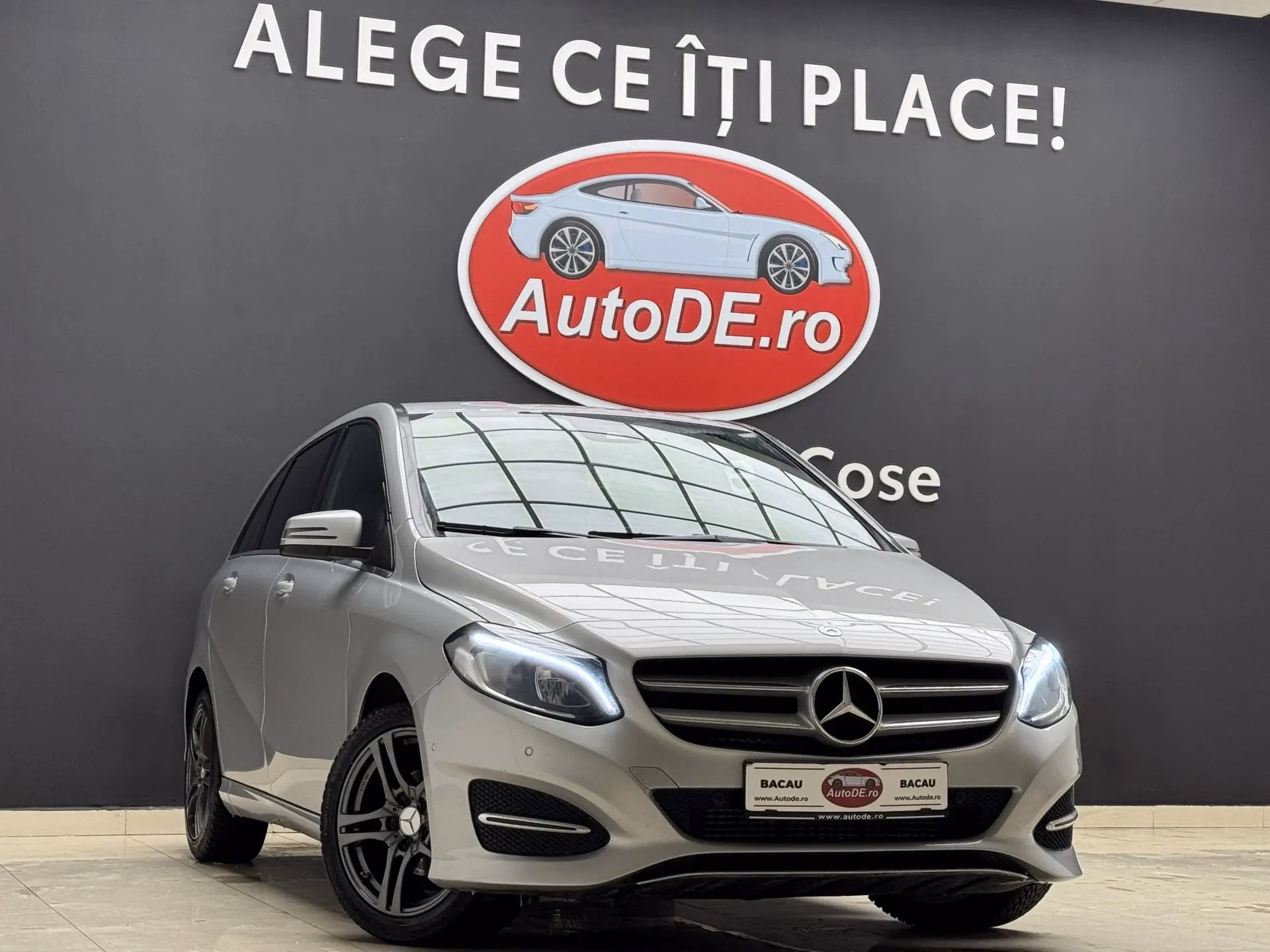 Mercedes-Benz B 180