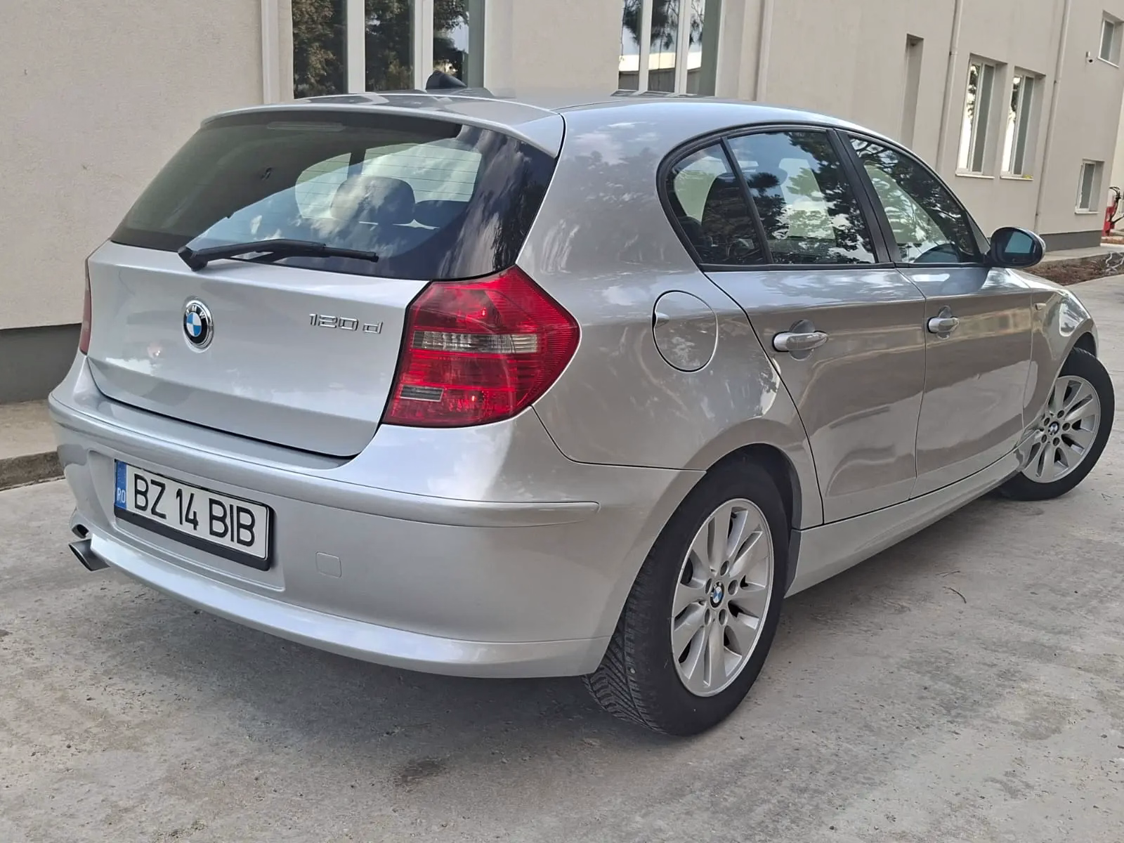 BMW 120
