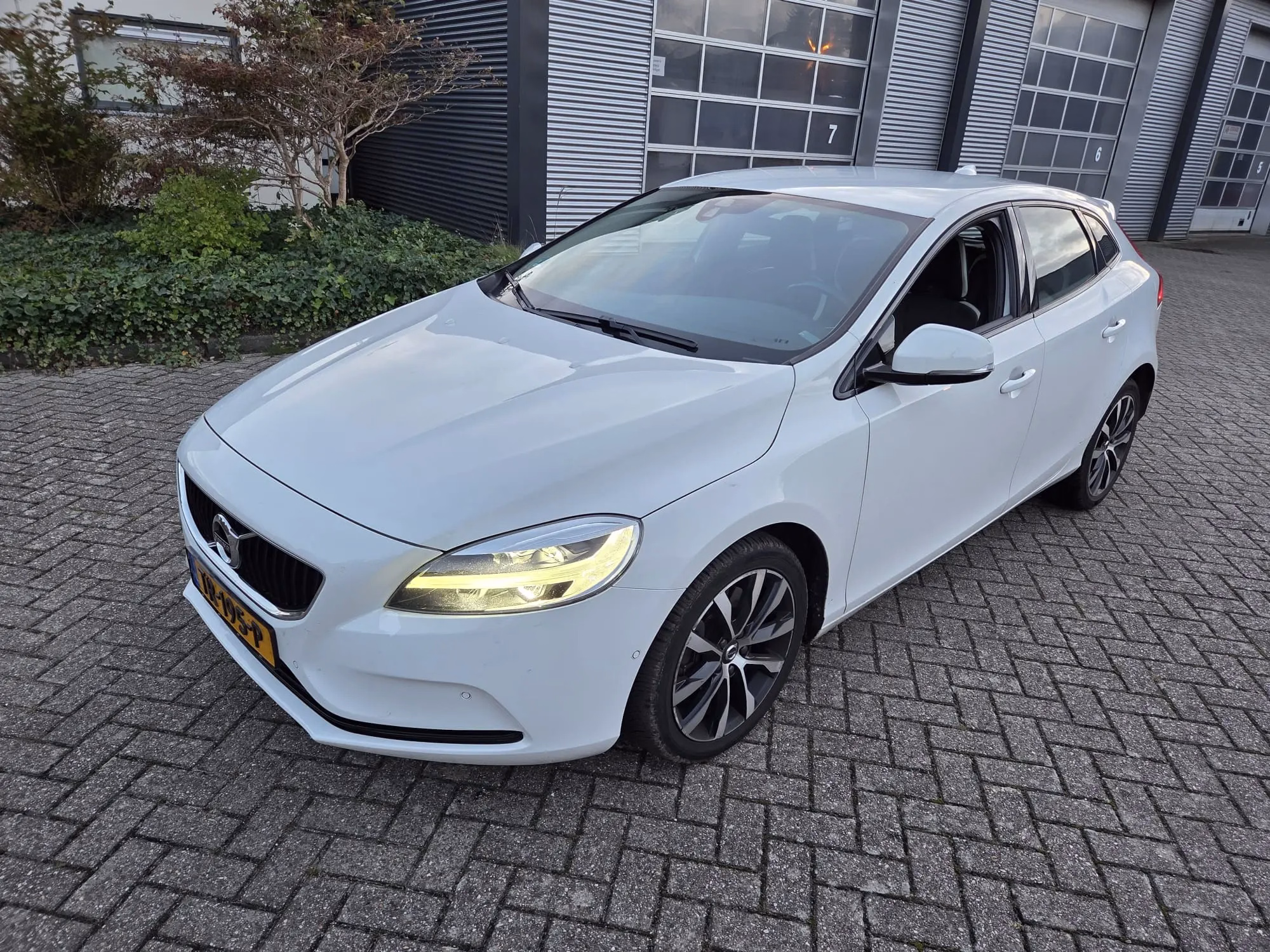 Volvo V40