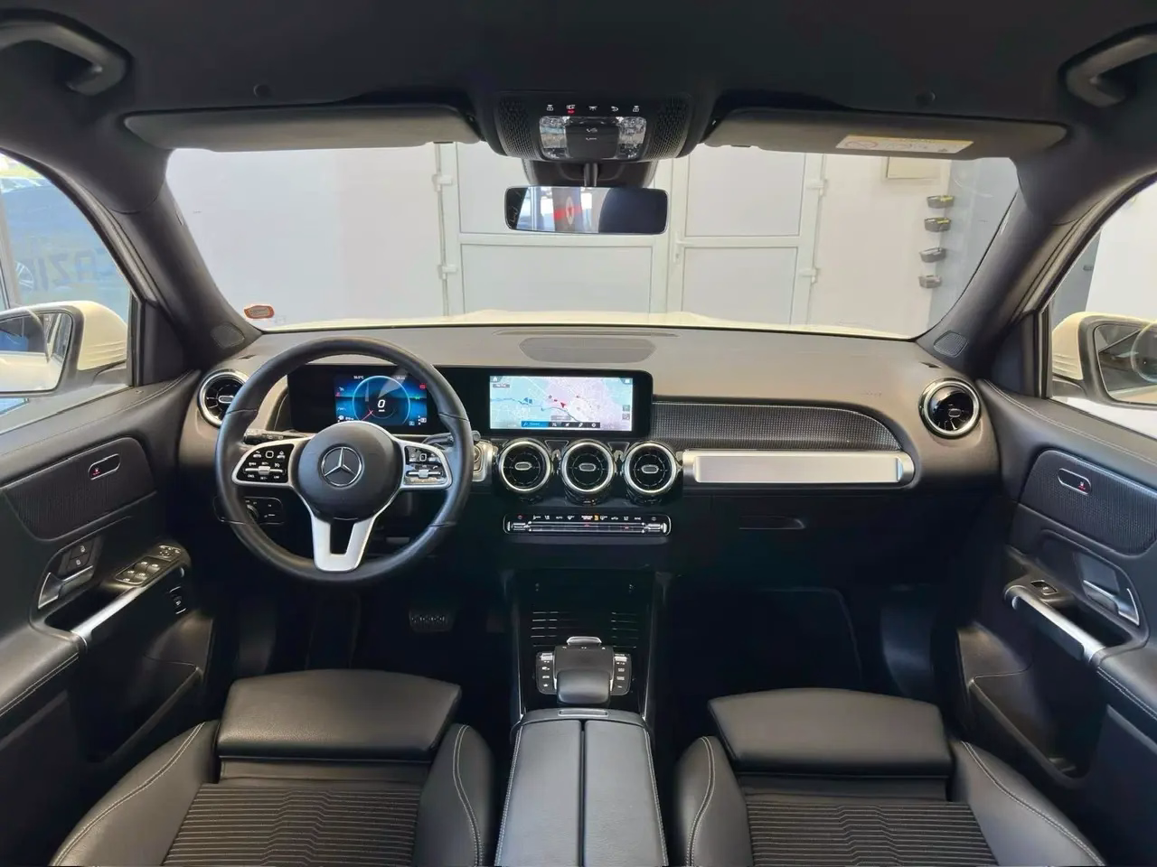 Mercedes-Benz GLB 220