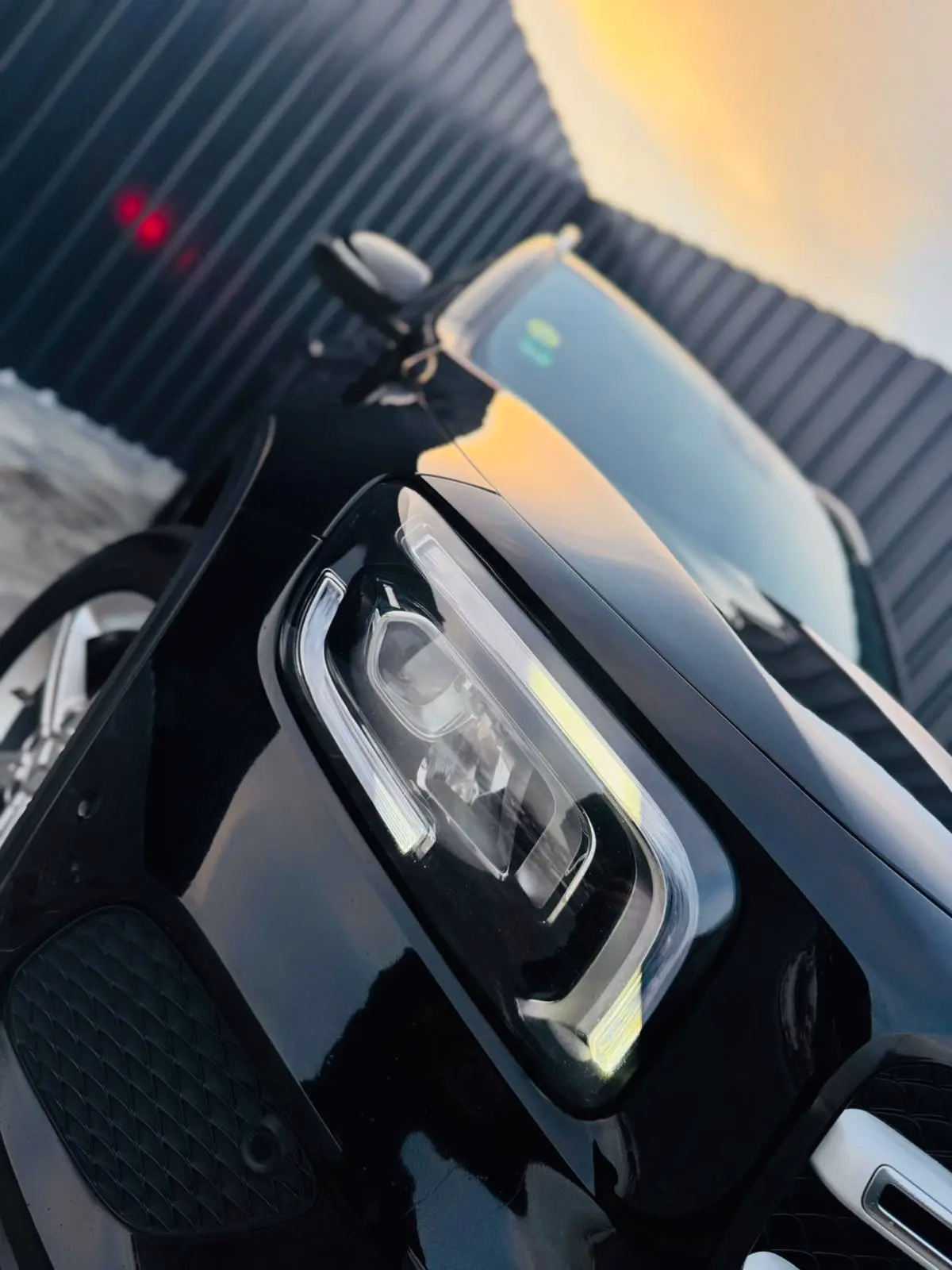 Mercedes-Benz GLB 220