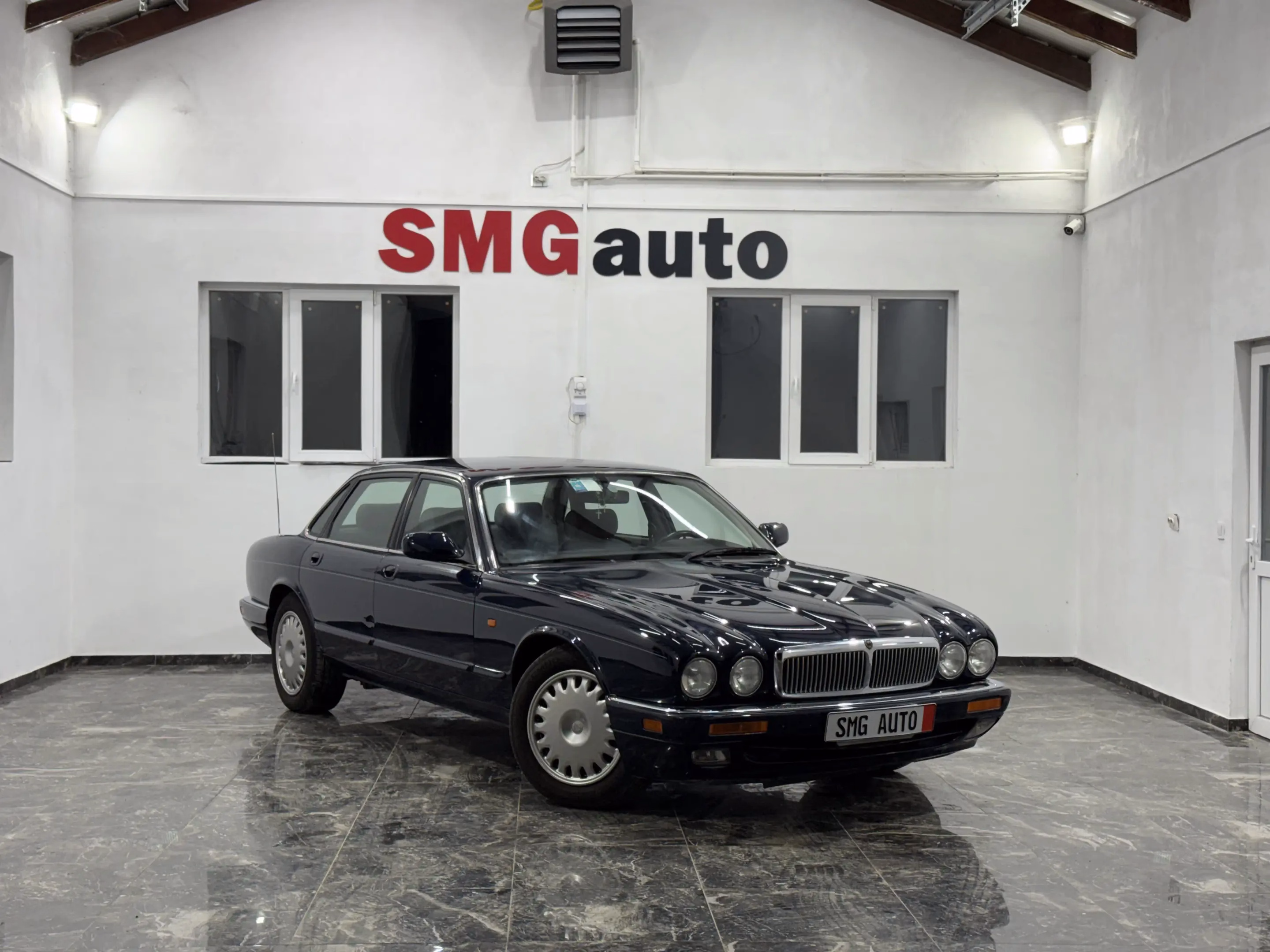 Jaguar XJ6