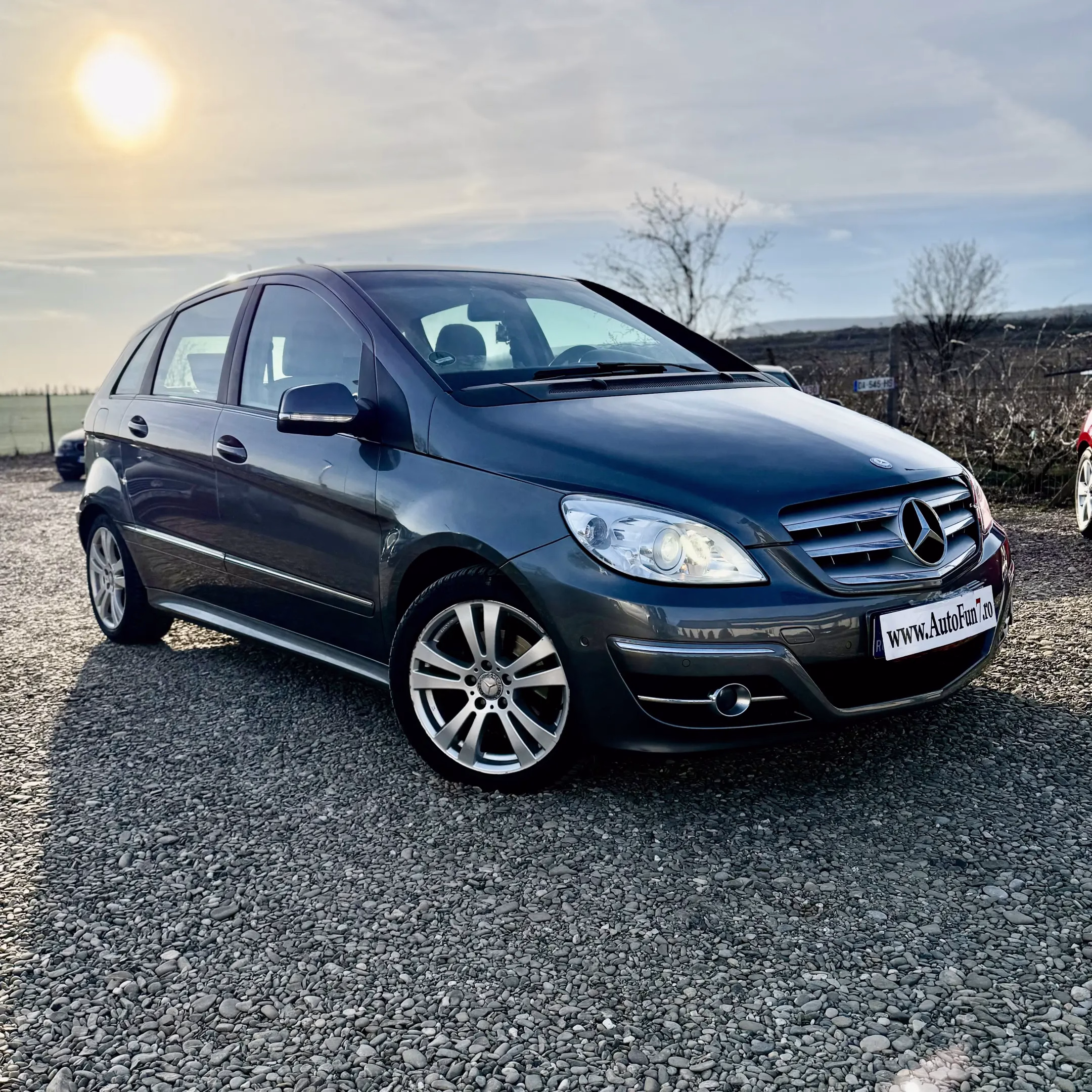 Mercedes-Benz B 200