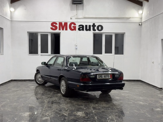 Jaguar XJ6