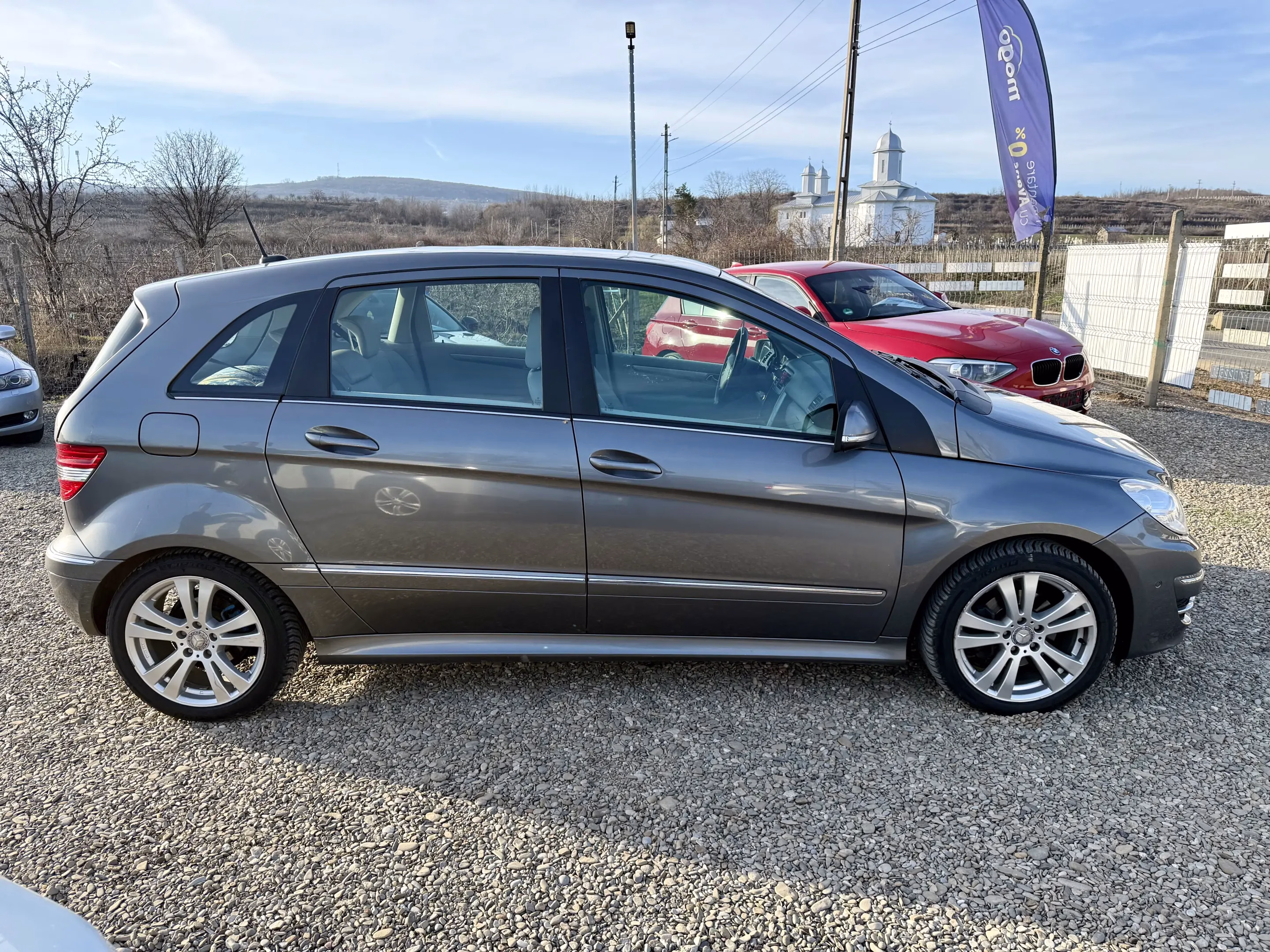 Mercedes-Benz B 200