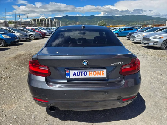 BMW 228