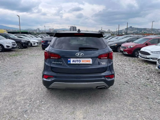 Hyundai SANTA FE