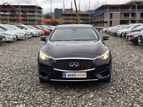 Infiniti QX30