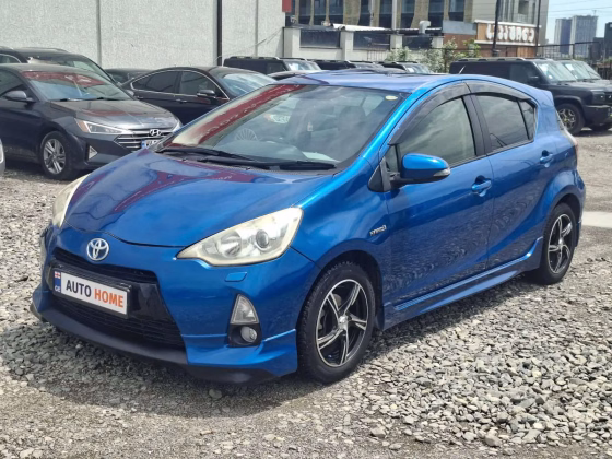 Toyota Aqua / Prius c