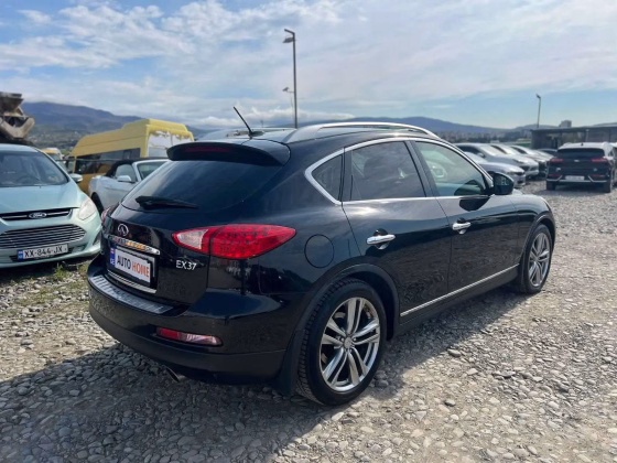 Infiniti EX37