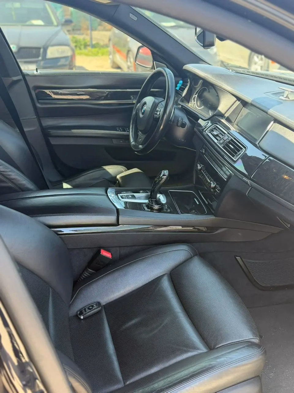 BMW 750