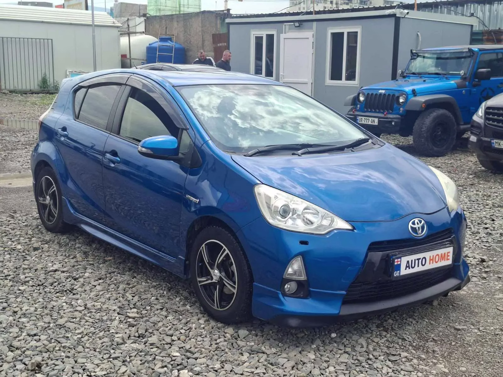 Toyota Aqua / Prius c