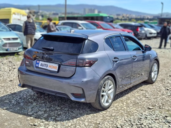 Lexus CT 200h