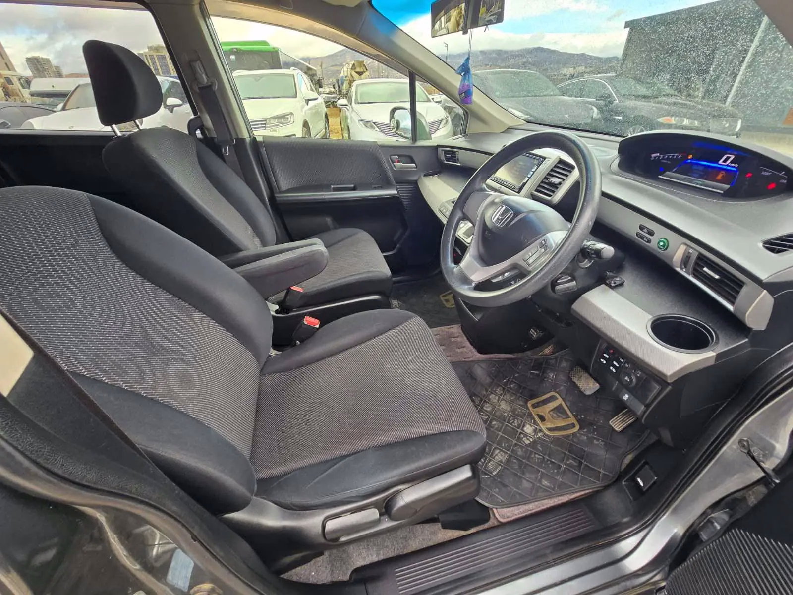 Honda FR-V