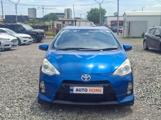 Toyota Aqua / Prius c