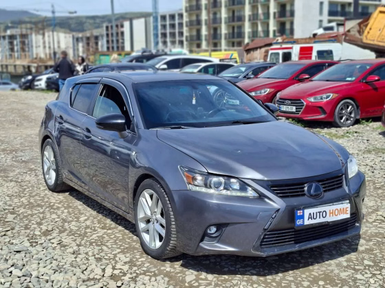 Lexus CT 200h