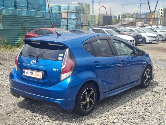 Toyota Aqua / Prius c