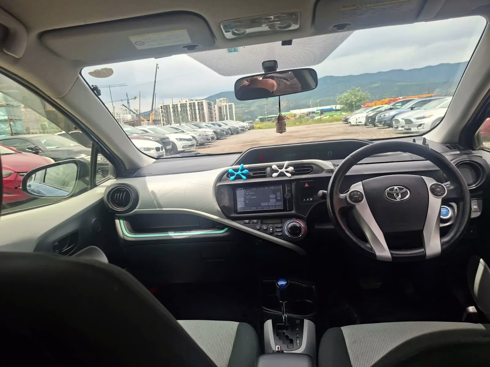 Toyota Aqua / Prius c