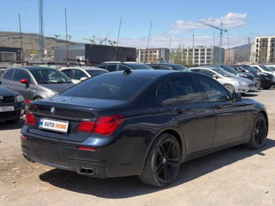 BMW 750