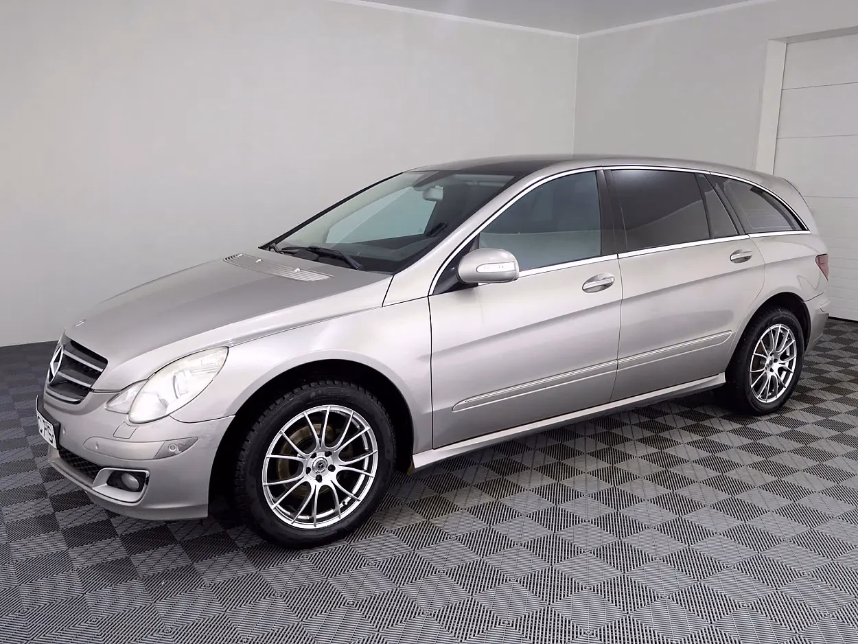Mercedes-Benz R 320