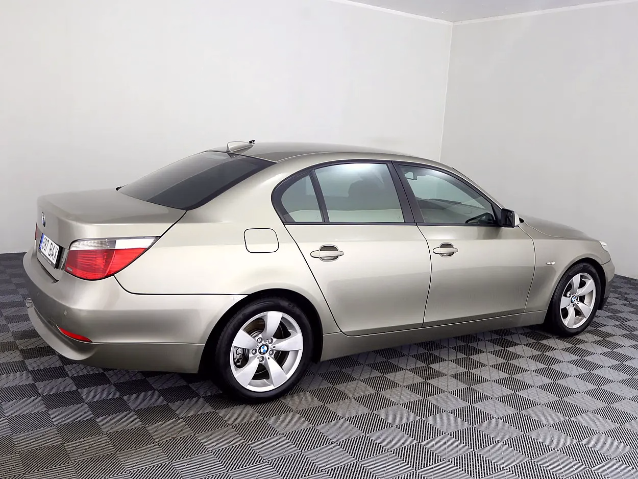 BMW 525