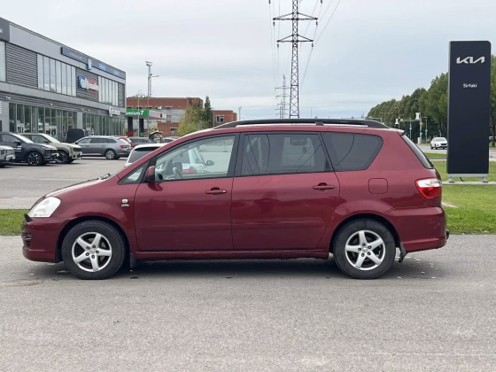 Toyota Avensis Verso