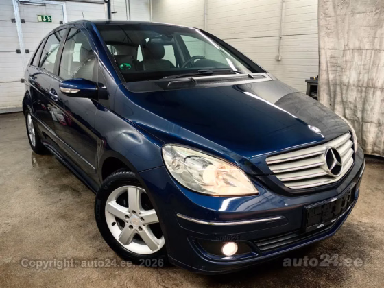 Mercedes-Benz B 180